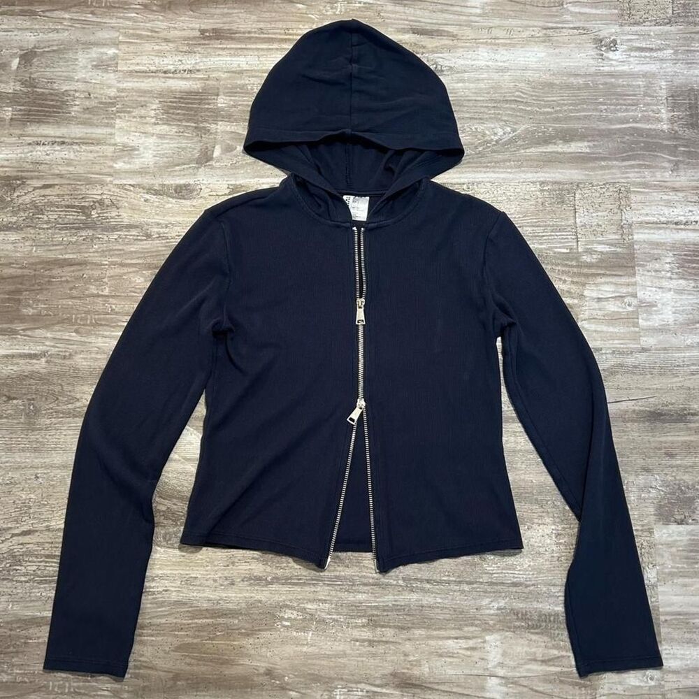 H&M Women’s ribbed basic minimalist navy blue hoodie w/ two zippers